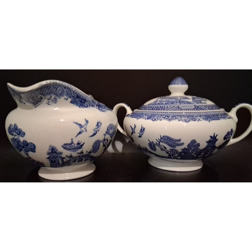 Blue Willow Sugar Bowl w/ Lid & Creamer Set Made in England Blue White China